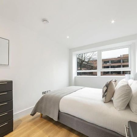 Modern And Stylish 1 Bed Apartment In East Grinstead Extérieur photo